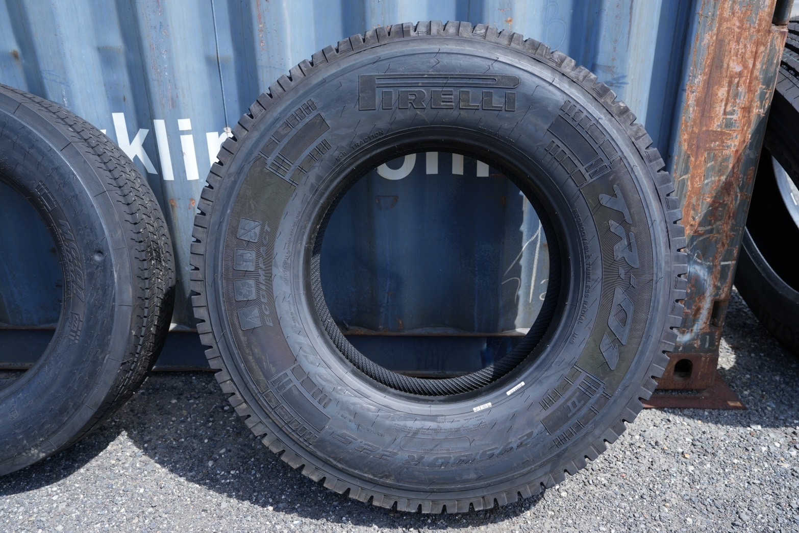 中古タイやBFTTRADING株式会社)専用タイヤ SR41 BKT製建設機械用タイヤの販売｜「荷車用 農機用タイヤ販売